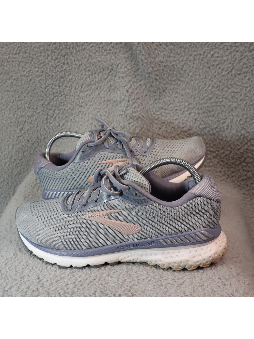Brooks Adrenaline GTS 20 Womens 9.5 B Shoes Gray 1202961B073